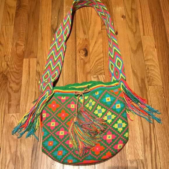 Hand Woven Colombia Crossbody Multicolour Hobo Bag - Picture 4 of 5